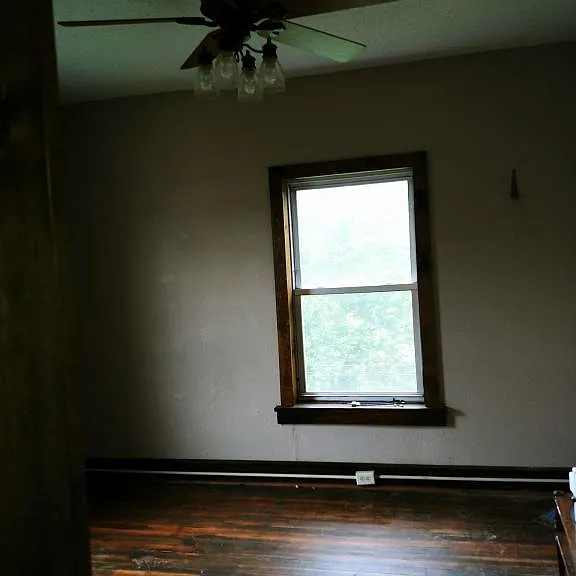 118 E Railroad St #5 — Photo 3