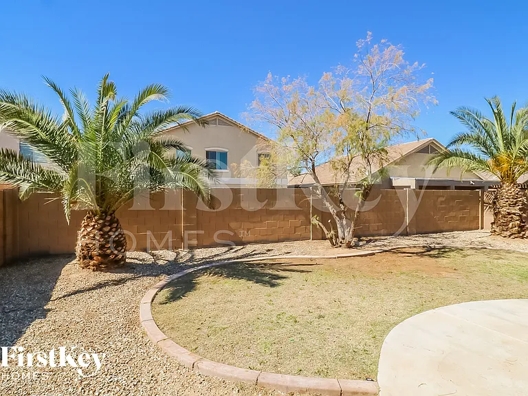 7708 S 68th Dr — Photo 15