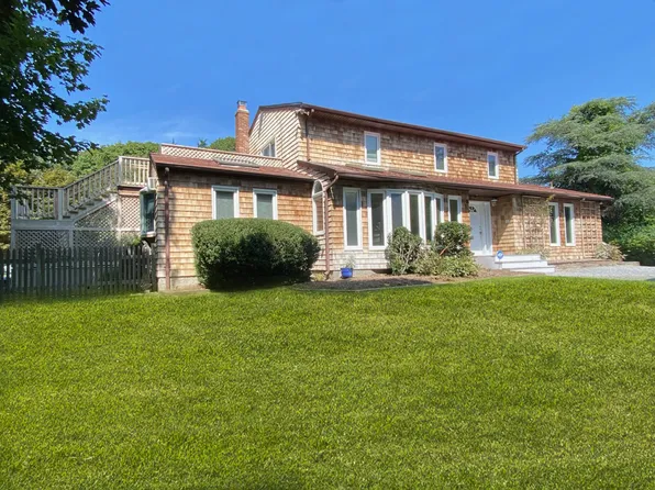 https://photos.zillowstatic.com/fp/10d6e669736680ead2f84bd4a6593b40-p_e.webp