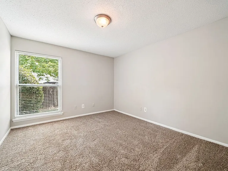 Hills at Hoover Apartments — Photo 45