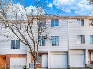 328 Ilyssa Way, Staten Island, NY 10312