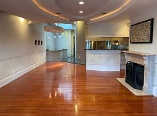172 Beacon St #5R, Boston, MA 02116