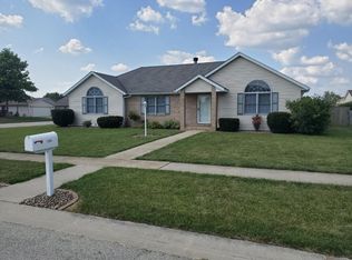 1203 Oakbrook Ave, Chatham, IL 62629