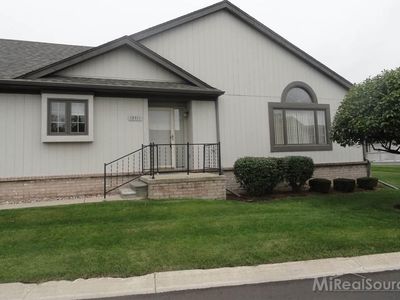 13511 Highland Cir, Sterling Heights, MI, 48312