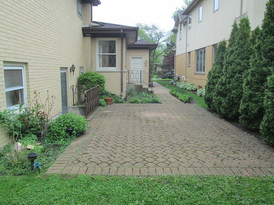 2nd image of 1032 N Hamlin Ave