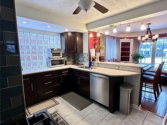 5th image of 16401 Ernadale Ave