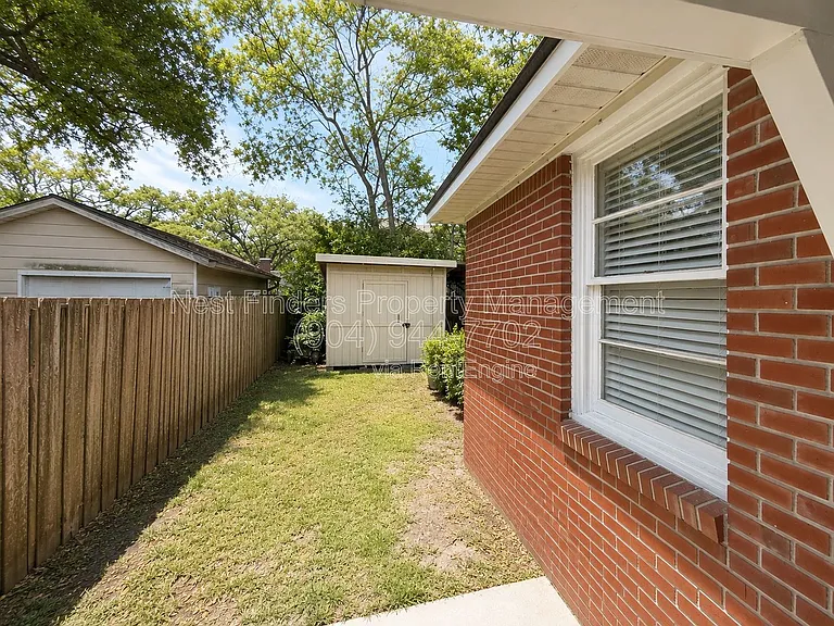 1230 Lechlade St — Photo 26