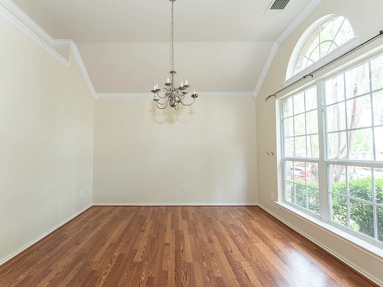 1417 Lowes Farm Pkwy — Photo 3