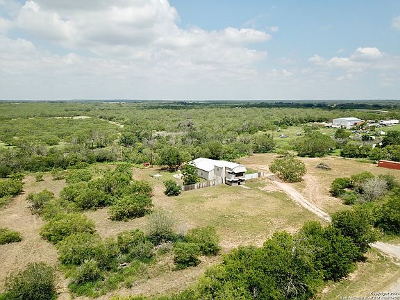 3rd image of 10795 N US Highway 281