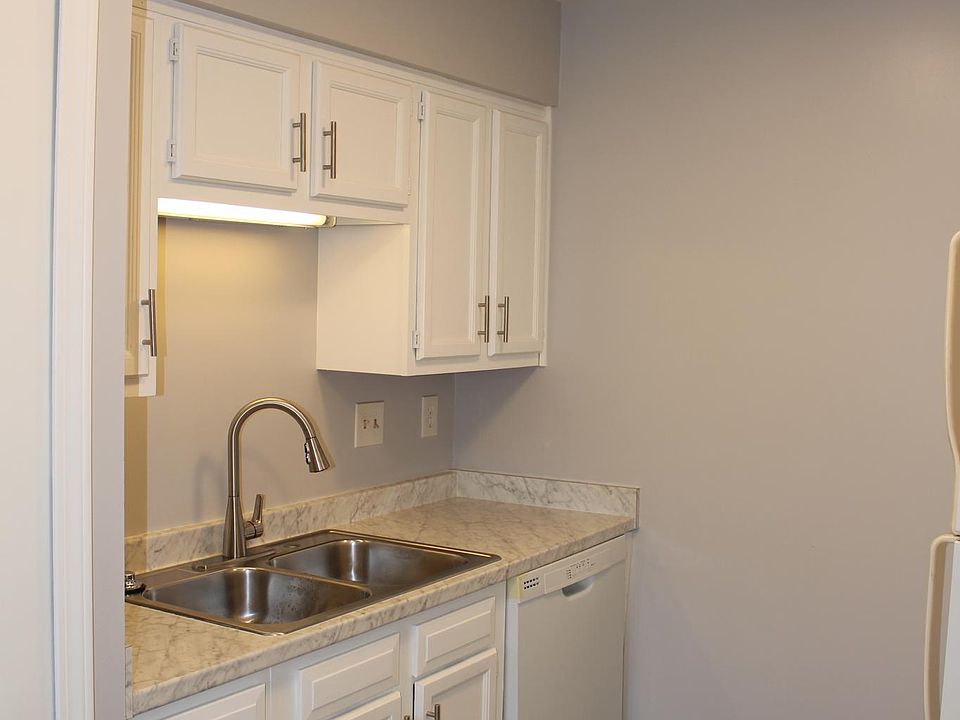1st image of 36831 Brewster Ln #19