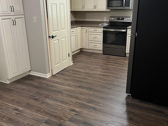 Kitchen with Eating Space