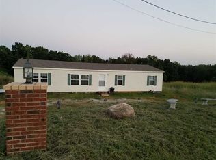 533 Foster Rd, Dandridge, TN 37725