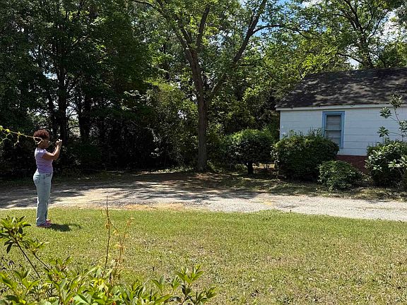 4th image of 817 Colleton St