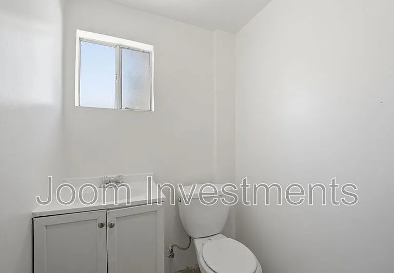 4914 1/2 N Maine Ave — Photo 12