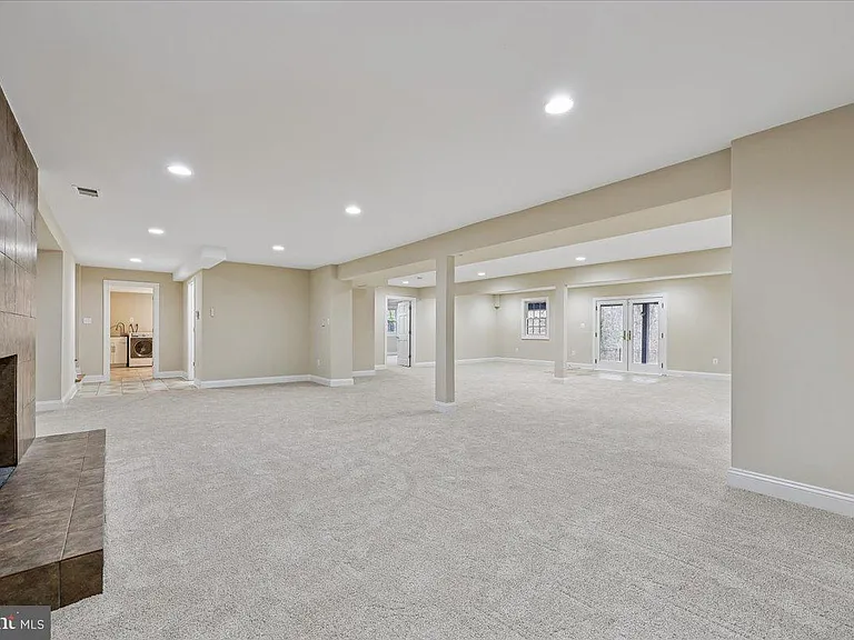 4902 Derussey Pkwy — Photo 83