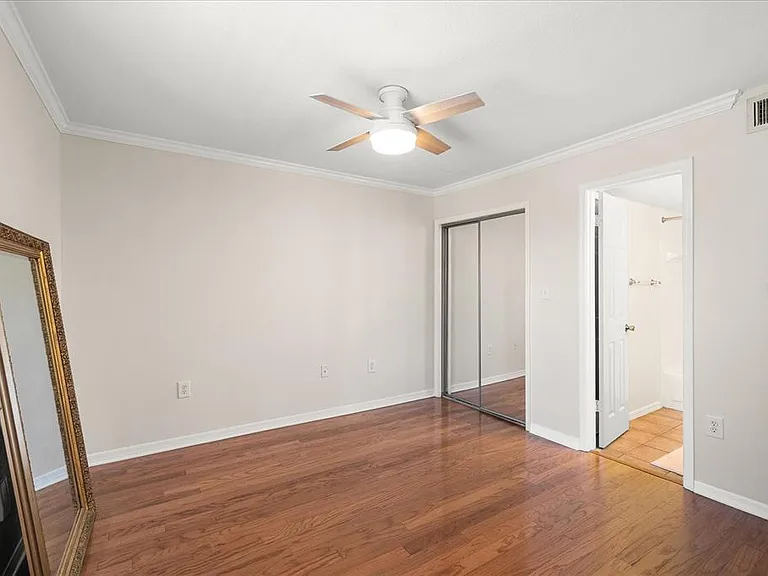1000 W Horatio St #215 — Photo 17