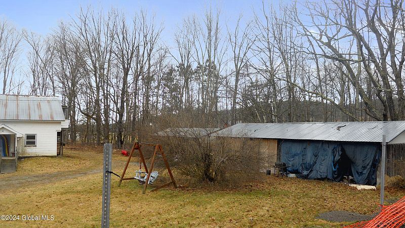 3rd image of 944 Camden Valley Road