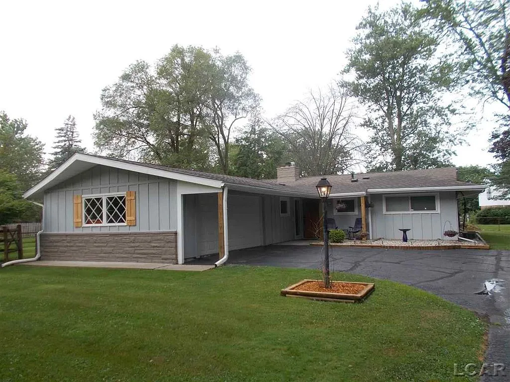425 W Westwood Dr photo 1