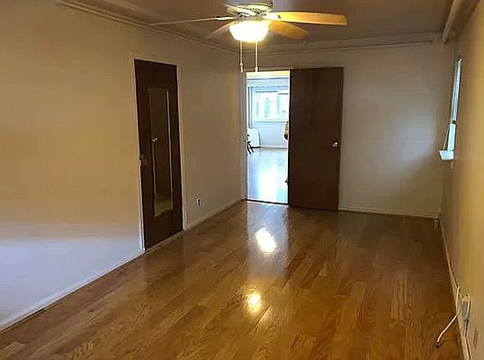 5th image of 2558 44th St #1