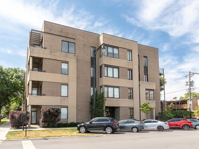 2409 W Catalpa Ave APT 307, Chicago, IL, 60625