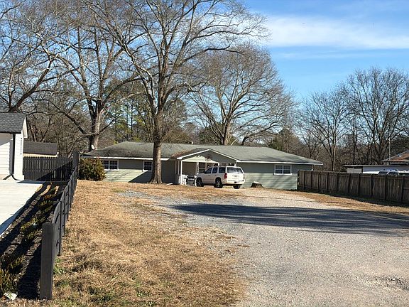 3rd image of 192 Cardinal Blvd SE