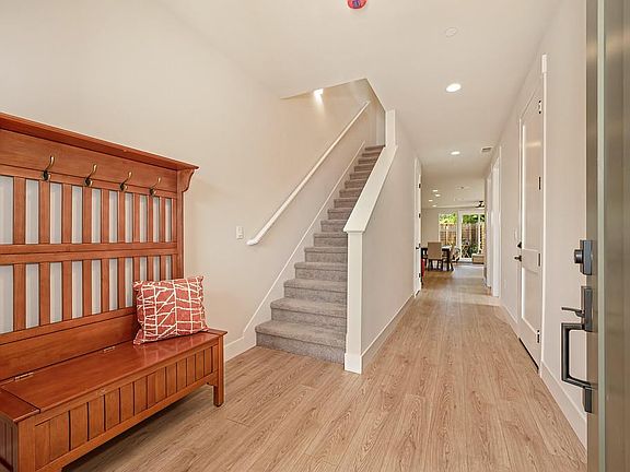 4th image of 239 Chico Pl