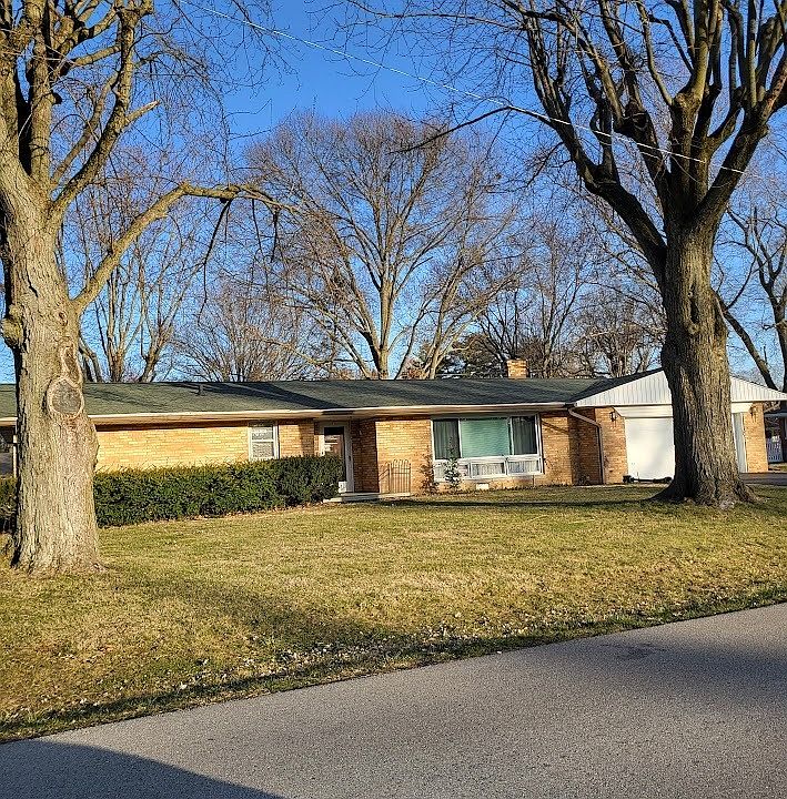 1st image of 825 Gary Dr