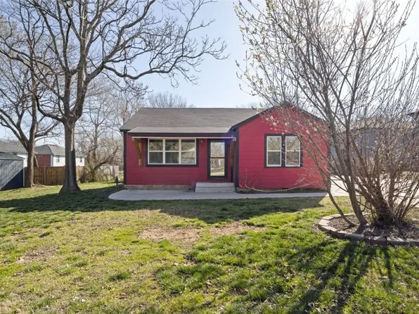 109 N Britt St, Siloam Springs, AR 72761