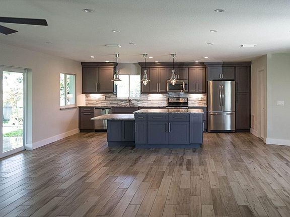 2nd image of 506 Holly Dr
