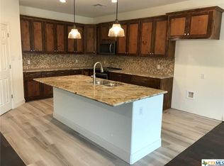 963 Shelly Dr, Canyon Lake, TX 78133