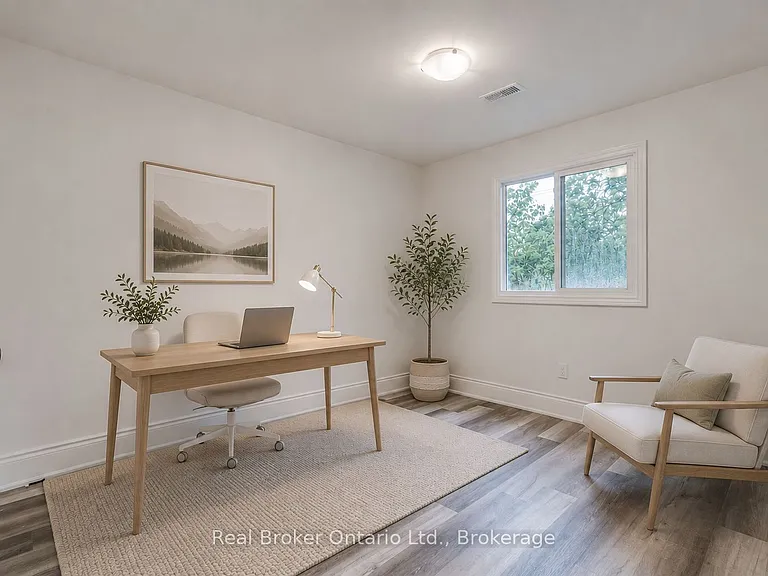 220 Caroline St S #1 — Photo 15