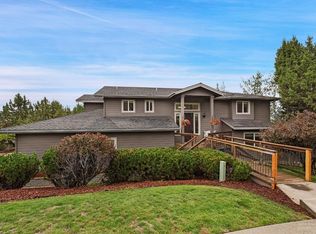 3548 SW Valleyview Dr, Redmond, OR 97756