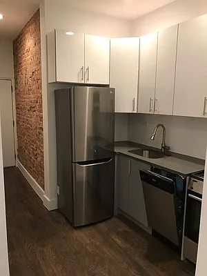 Rented by City Prime Commercial Realty  | media 18