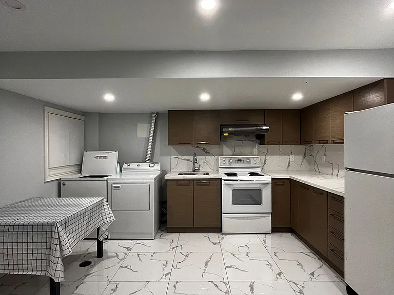 102 Seamist Cres — Photo 11