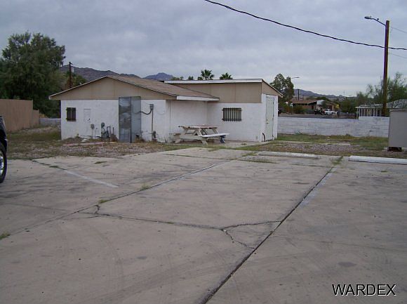 2nd image of 1999 Riviera Blvd