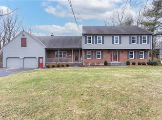 11 Buckboard Dr, Cumberland, RI 02864