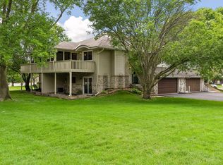 1015 Aston Cir, Burnsville, MN 55337