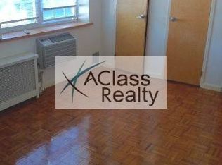12-50 12th St, Long Island City, NY 11102
