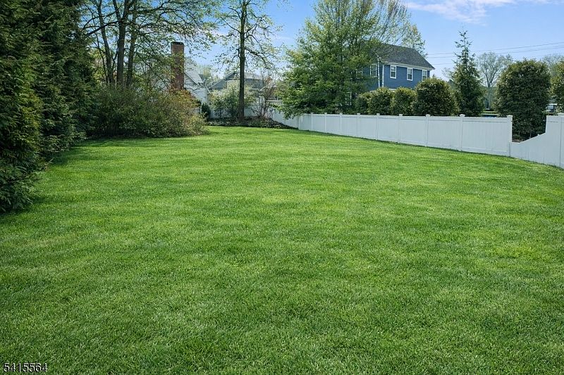 2nd image of 8 Hedges Ave