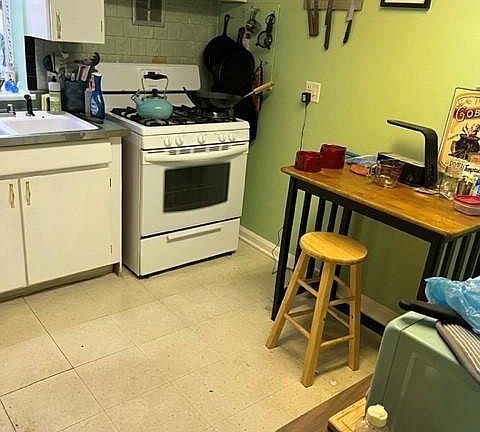 4th image of 728 Dorsey Ave #1