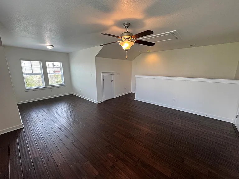 2033 Philomena St — Photo 19
