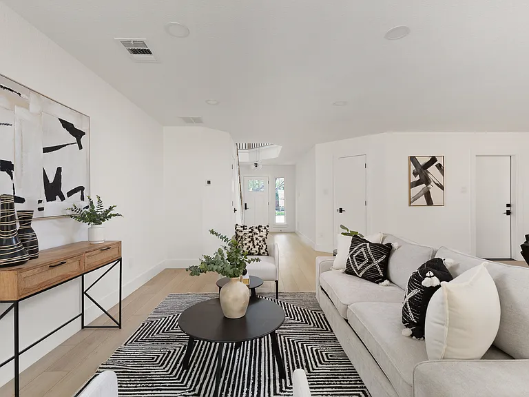 8708 Cretys Cv — Photo 21