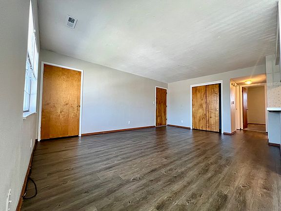 3rd image of 1123 Express Dr APT 4