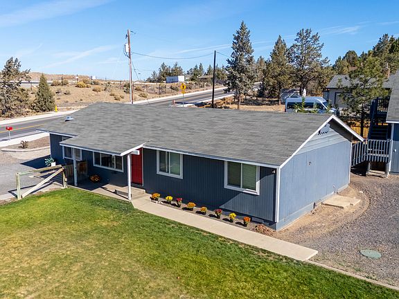 3rd image of 4360 SW Reservoir Dr