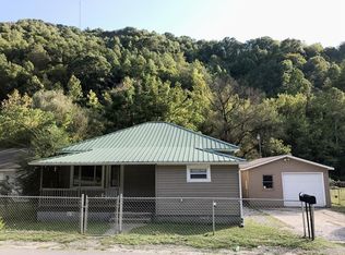 93 Main St, Sassafras, KY 41759