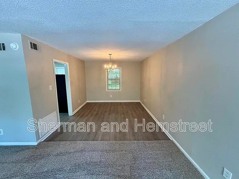 2738 Blount Ave #9 — Photo 5