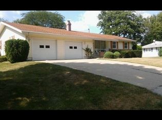 403 S Elm St, Saint Joseph, IL