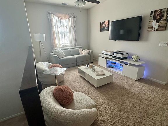 5th image of 2043 Karen Pl