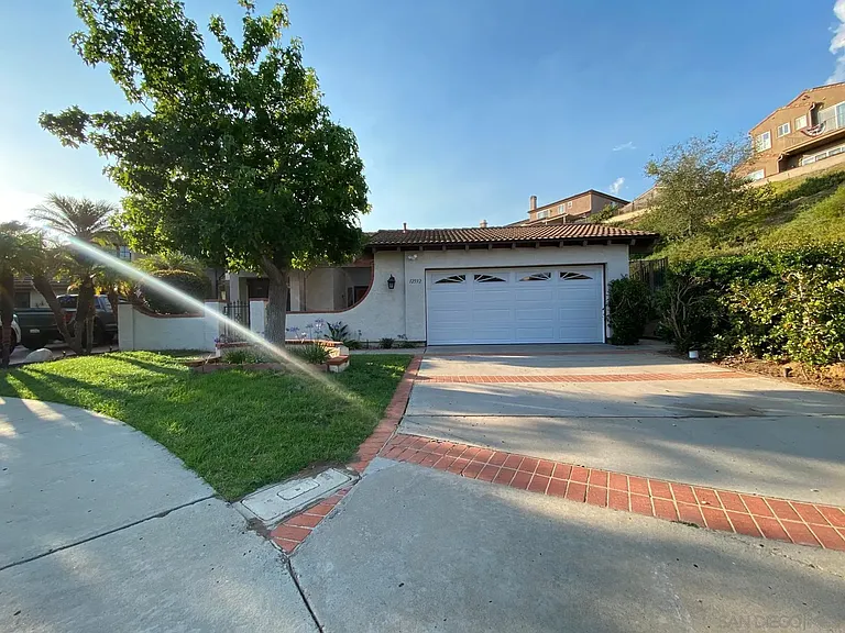 12592 Heatherfield Ln — Photo 2