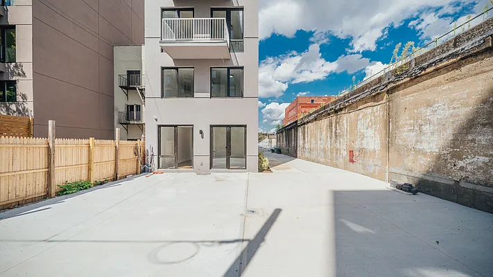 Rented by Nooklyn NYC LLC | media 12